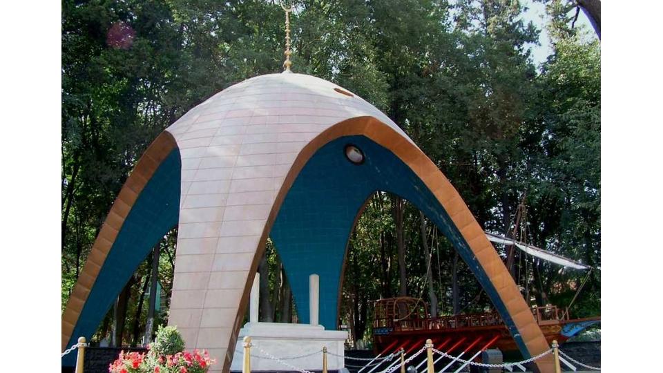 Karamürsel Bey Mezarı