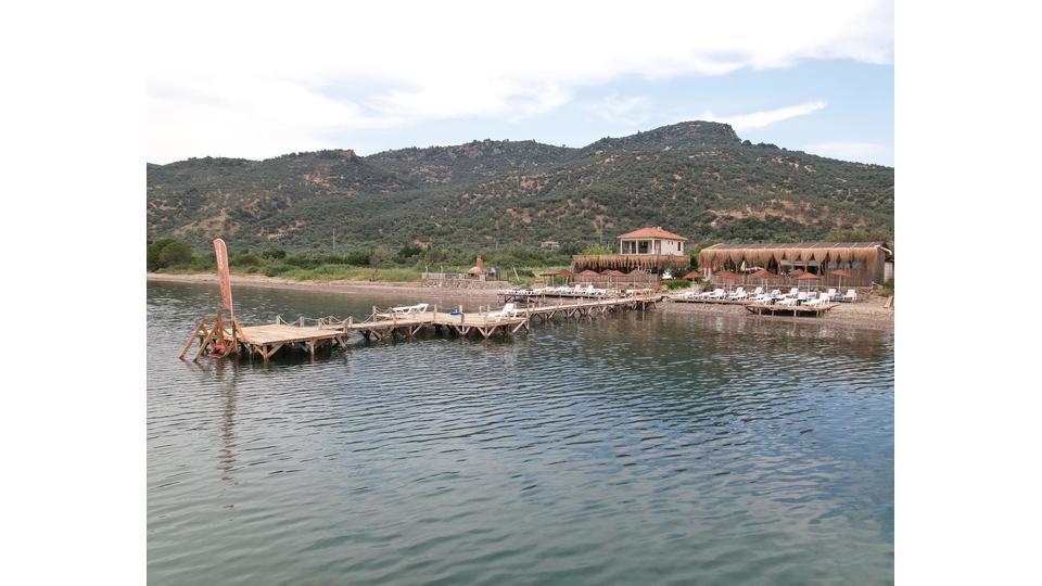 Zeus Beach & Camping